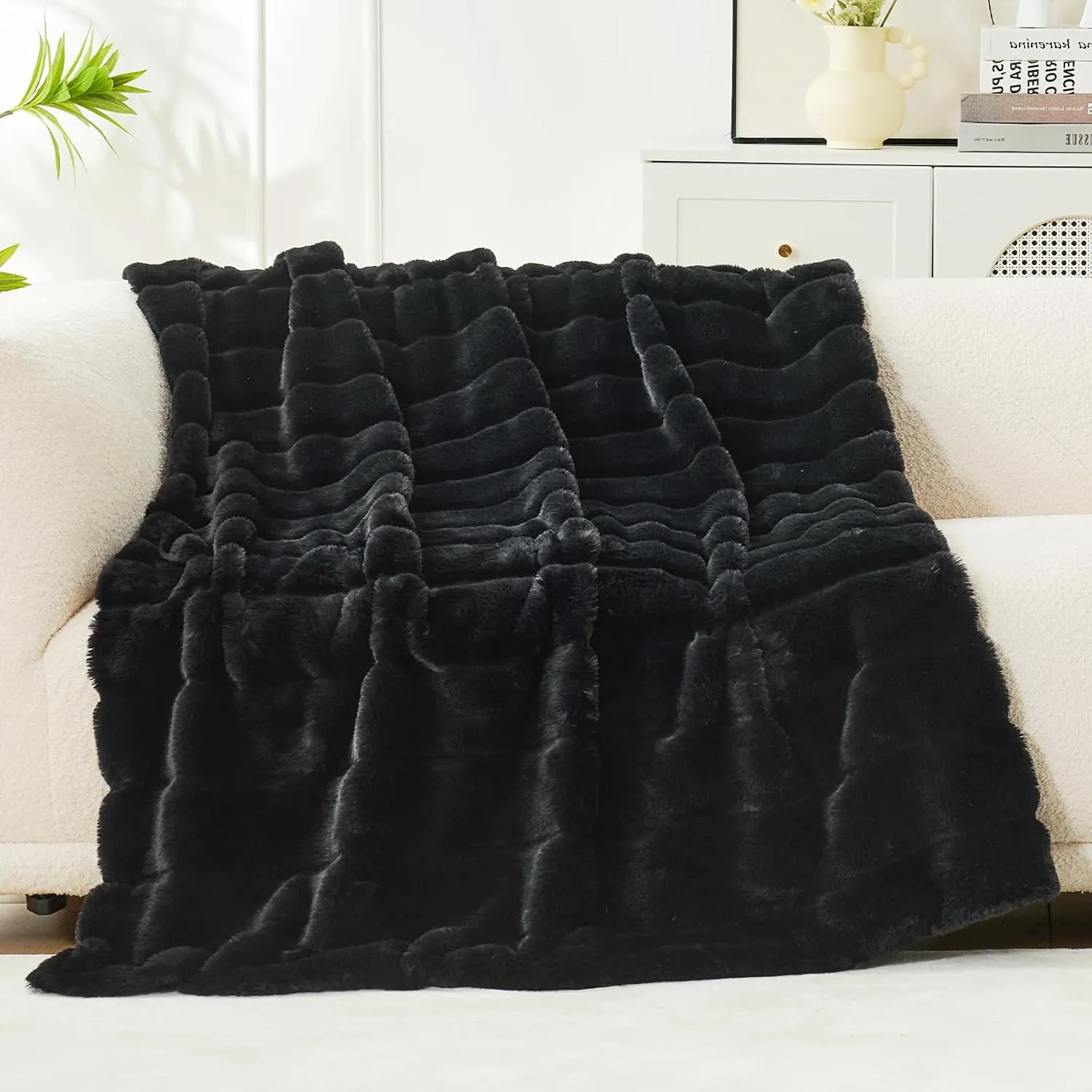 Cozy Bliss Faux Fur Throw Blanket for Couch, Cozy Warm Plush Striped Blanket for Sofa Bedroom Living Room, Black