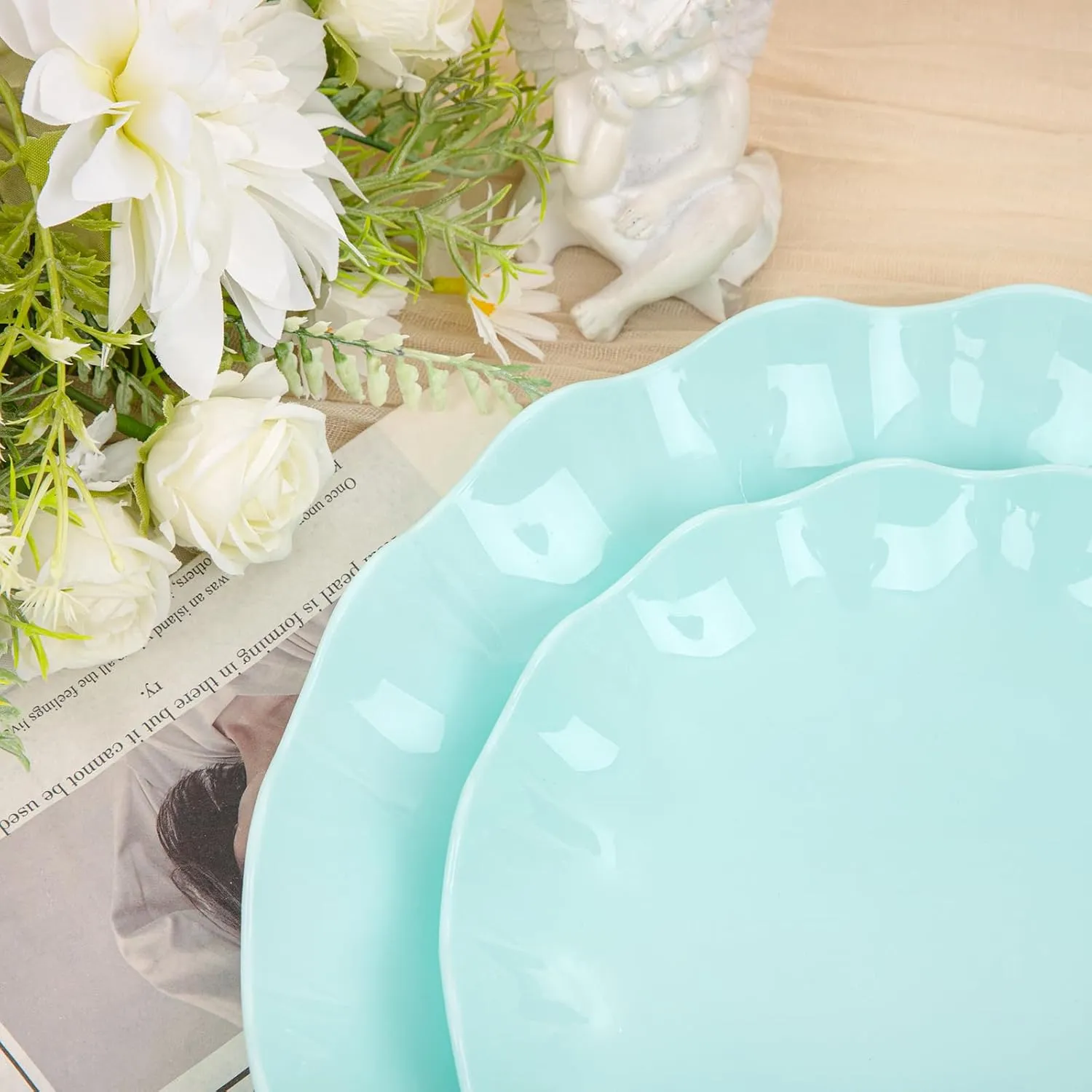 LIYH 24 Pcs Plastic Plates Reusable - Unbreakable Party Scalloped Plates, Microwave & Dishwasher Safe Camping Plate Sets Perfect for Parties, Wedding, Birthday, Picnics, BPA Free (12Guests)