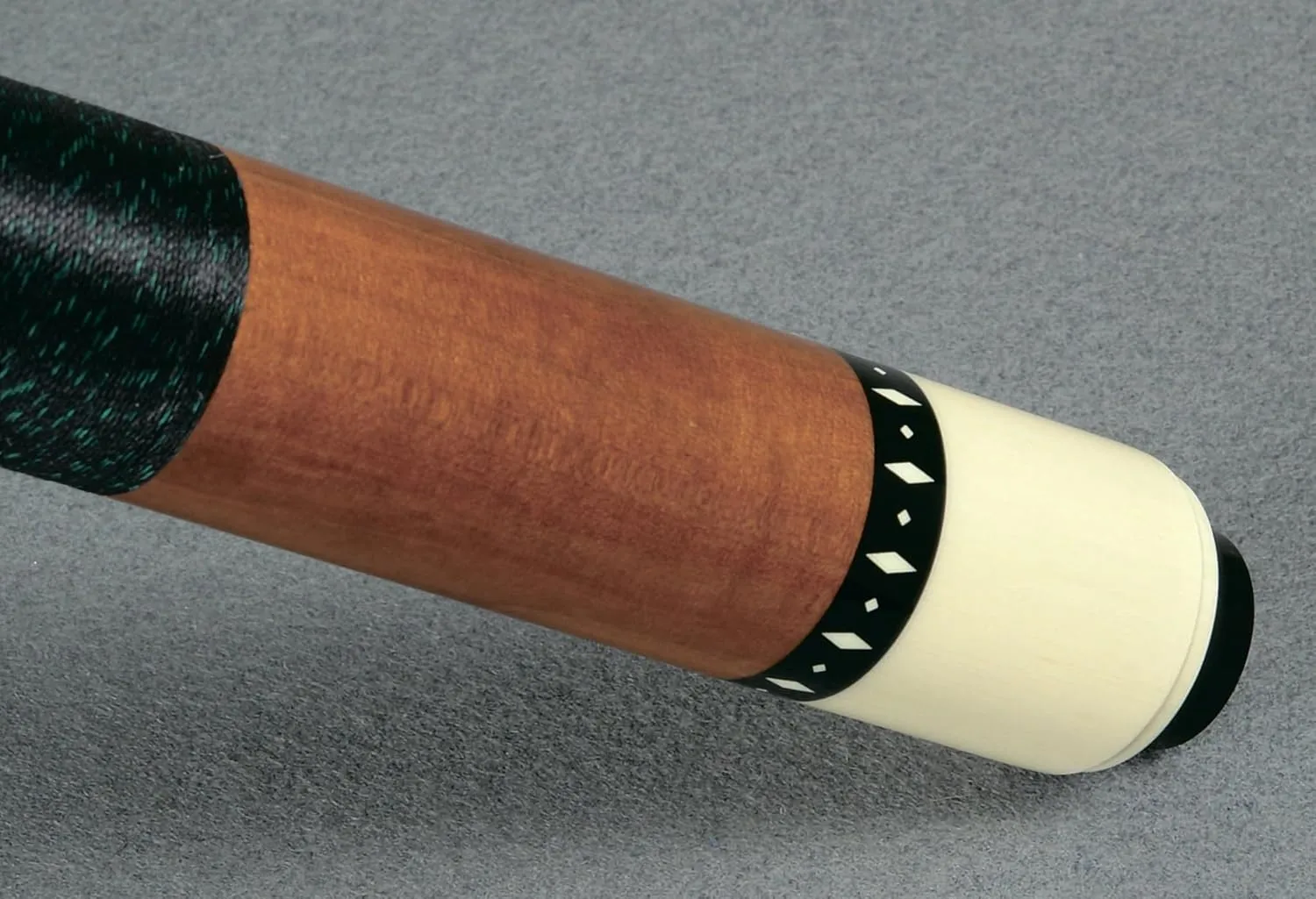 McDermott Lucky L9 Pool Billiard Cue with 1x1 Soft Case